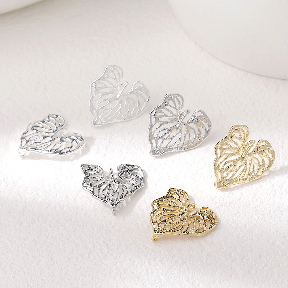 Gold Leaf Foil - 4 adet zarif delikli yaprak takılar